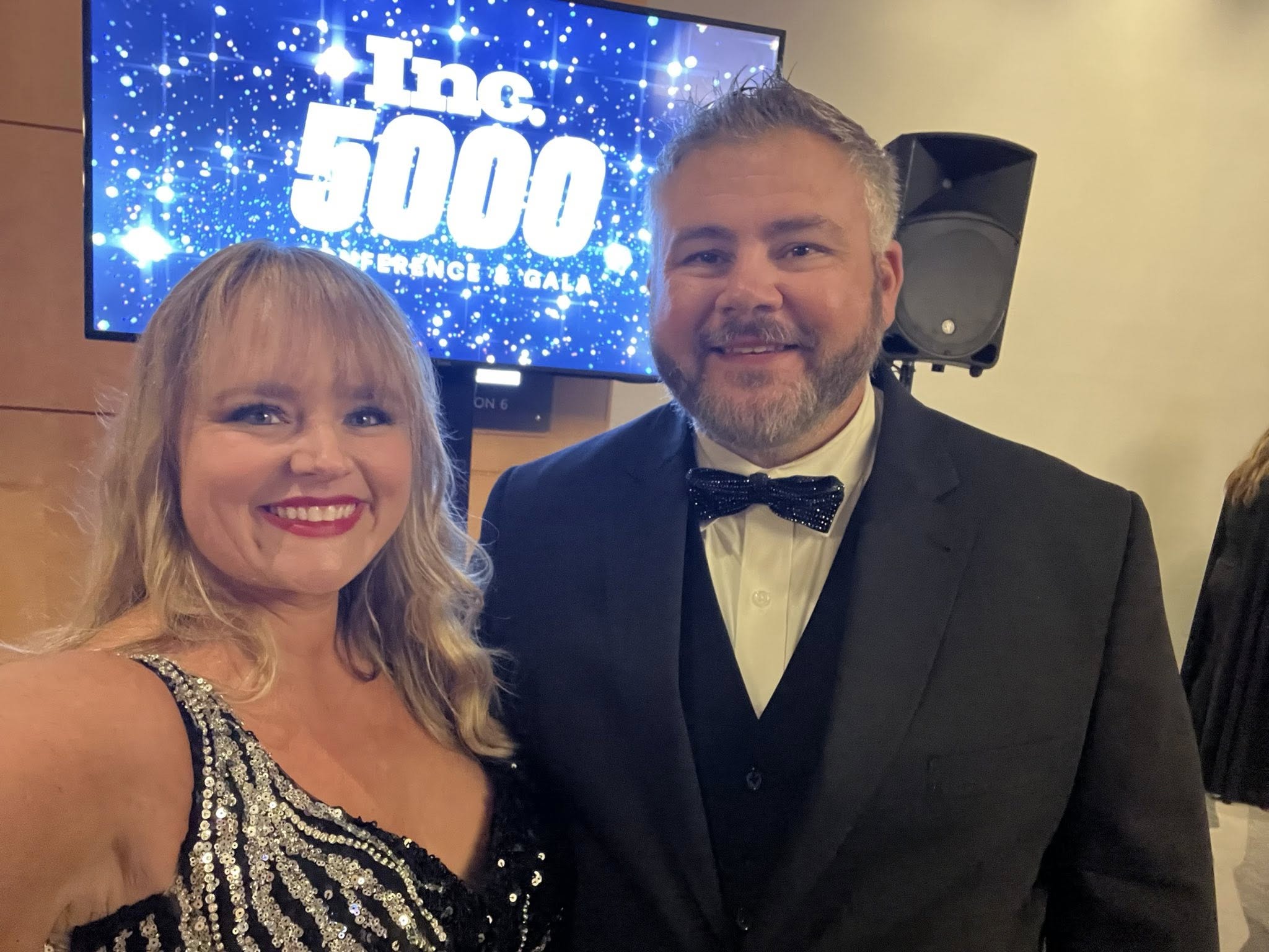 travis and andrea bliffen at the 2025 inc 5000 gala